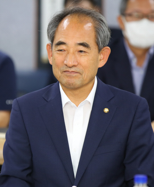 한국노총 간담회 참석한 윤준병 의원 [연합뉴스]